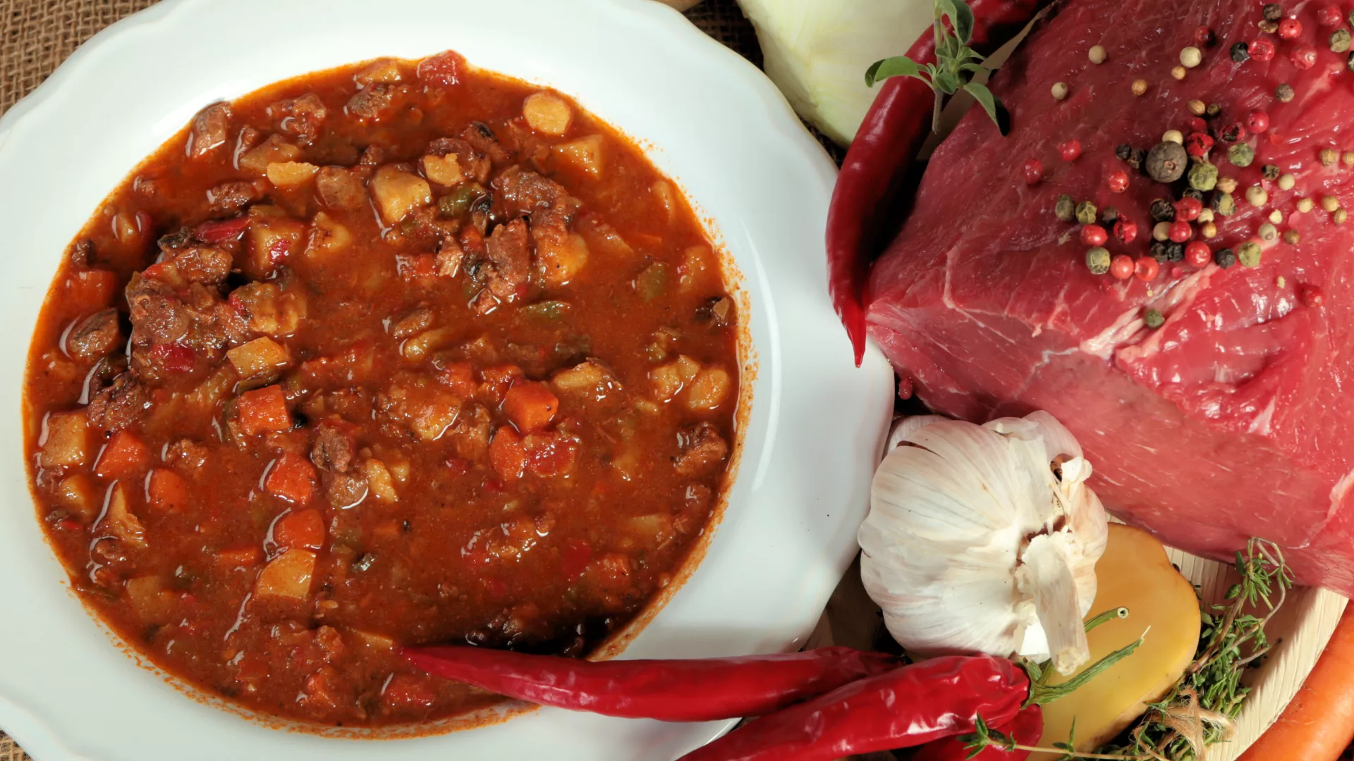 Gulaschsuppe und Kesselgulasch